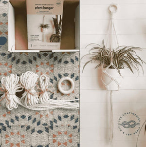 Les Chapineries Petite Fleur DIY Kit - Macreame Plant Hanger
